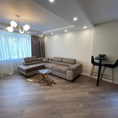 Stradinya Apartment Ventspils Buitenkant foto